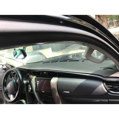 Thảm taplo da vân cacbon dành cho xe Toyota Vios 2019-2020