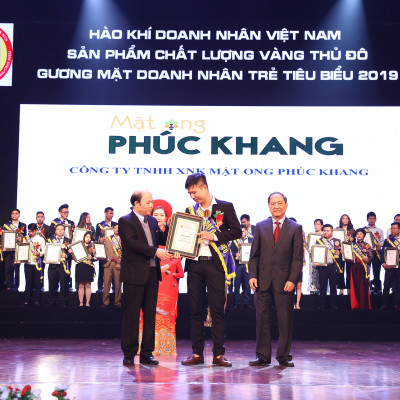 3 chai  Mật ong nguyên chất hoa rừng tây bắc Phúc Khang  (350g) - Hàng Chính Hãng  - Mật ong sạch , mật ong cao cấp đạt tiêu chuẩn xuất khẩu - Bồi bổ cơ thể , tăng sức đề kháng 