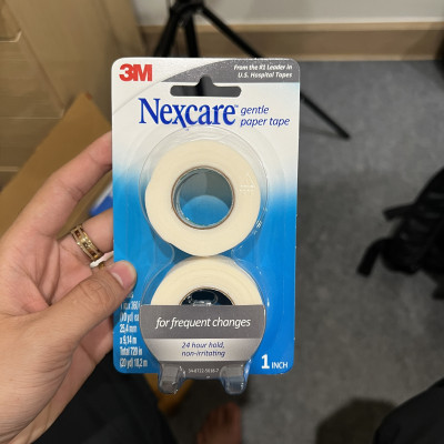 Băng keo cuộn giấy y tế cố định gạc, kim truyền,... 3M Nexcare 781-2pk, sản xuất tại Mỹ