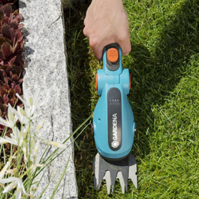 Máy cắt cỏ cầm tay kèm cán nối dài Gardena 09858-20