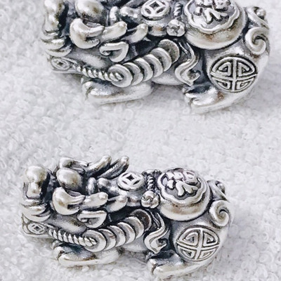 Charm bạc hình tỳ hưu bạc thái xỏ ngang kiểu 5 - Ngọc Quý Gemstones