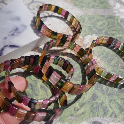 Vòng Tay Vip Đá Tourmaline Bản Khúc Chất liệu đá Tourmaline tự nhiên Vòng màu đa sắc bóng đều đẹp nữ tất cả các mệnh đeo tay may mắn tài lộc đẹp ạ