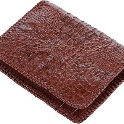 Bóp nam Huy Hoàng da cá sấu nguyên con đan viền kiểu đứng màu nâu đỏ HT2765