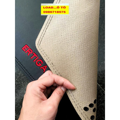 Thảm Chống Nắng Taplo Xe Suzuki Ertiga 2022-2019 Da Carbon, Nhung Lông Cừu Cao Cấp