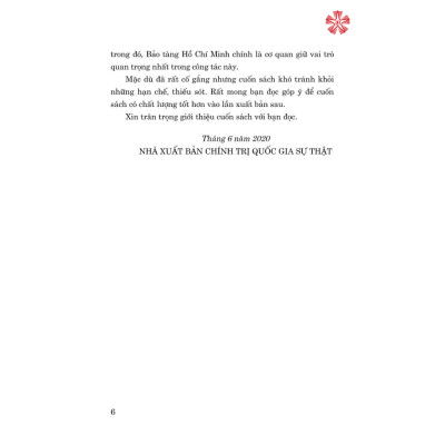 Bông sen trắng giữa lòng Hà Nội