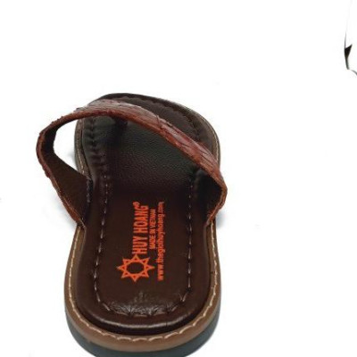 Dép da cá sấu Huy Hoàng kiểu kẹp màu nâu đỏ HT7236