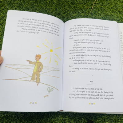 BÌA CỨNG KỶ NIỆM IN 500c – HOÀNG TỬ BÉ – MINH HỌA MÀU CỦA TÁC GIẢ ANTOINE DE SAINT-EXUPÉRY – BẢN DỊCH MỚI KỶ NIỆM 70 NĂM RA MẮT TÁC PHẨM – TRÁC PHONG DỊCH – NHÃ NAM PHÁT HÀNH