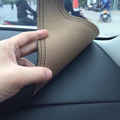 Thảm taplo ô tô Fortuner (2016 - 2019) loại da vân cacbon chống nắng, chống nứt vỡ taplo, thảm taplo Toyota Fortuner