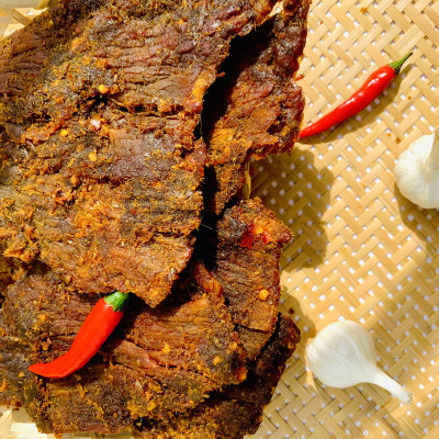 Khô bò Nắng (dạng miếng) hủ 200gram