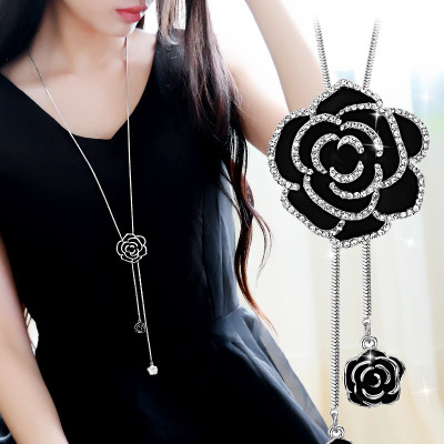 Dây chuyền nữ hoa hồng đen Queen phối đồ công sở
