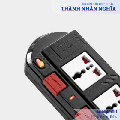 Ổ cắm Điện Quang ĐQ ESK SM740SL (4 lỗ 3 chấu, 4 công tắc)