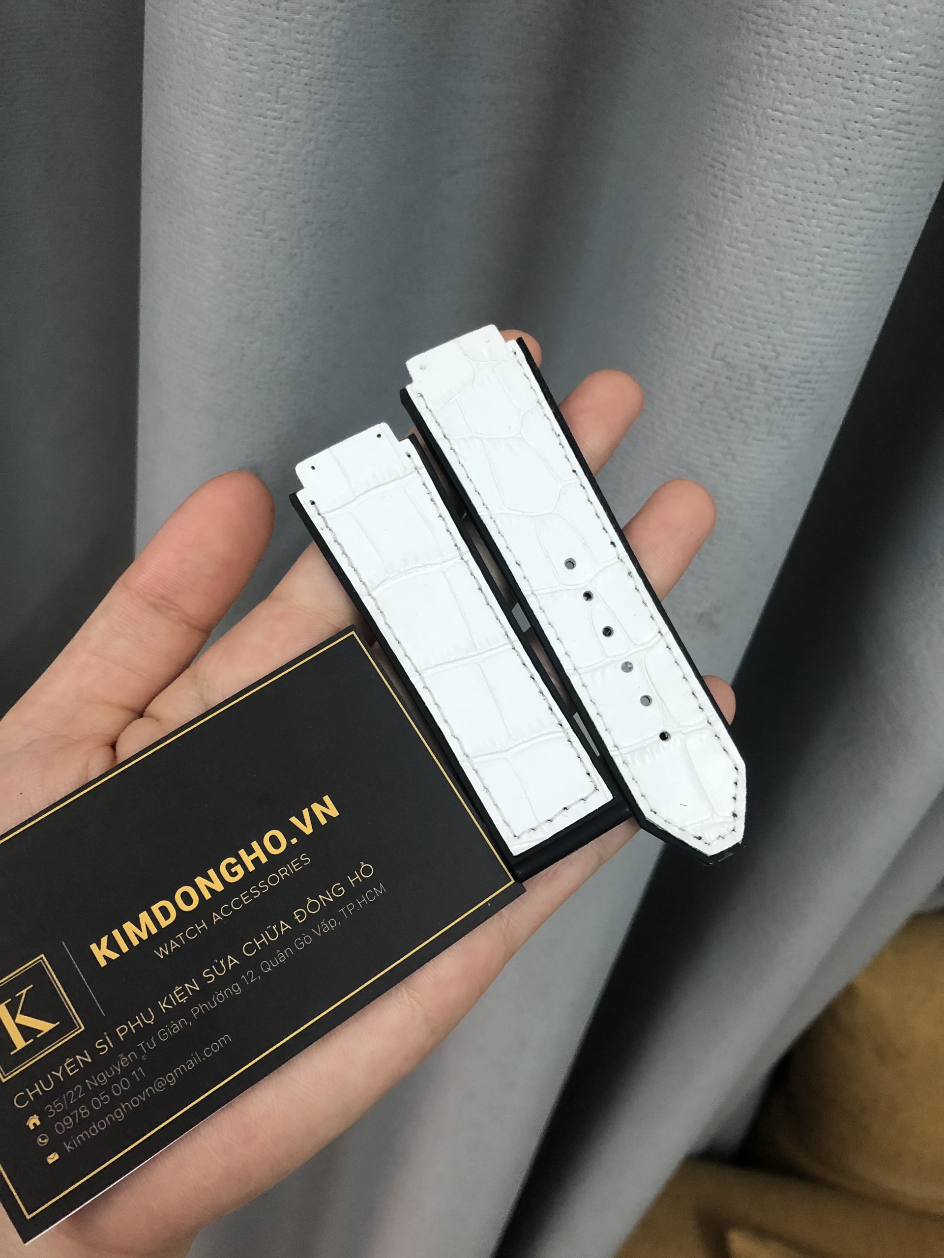 (Tặng tua vit thay dây) Dây đồng hồ HUB size 42 Lót da vân các màu (19-25-22)