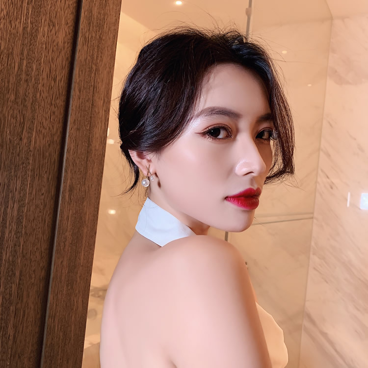 Khuyên tai ngọc trai hình chữ x đơn giản khí chất Hàn Quốc