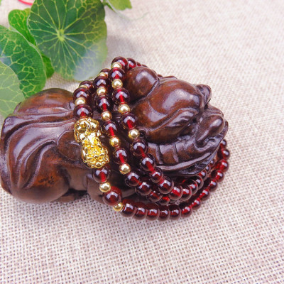 Combo Vòng đeo tay phong thủy đá Ngọc Hồng Lựu đính Tì Hưu Mạ Vàng 18k, kèm hộp đựng lót lụa.