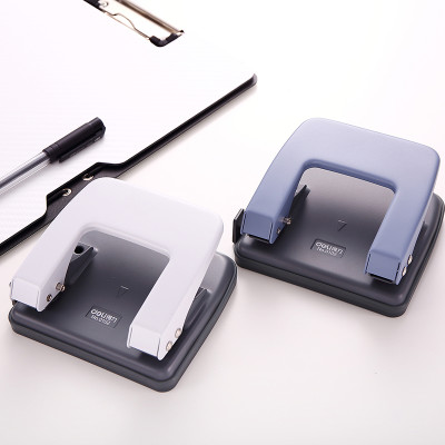 Bấm Lỗ 20 Tờ (102) Deli - Mẫu Ngẫu Nhiên 
