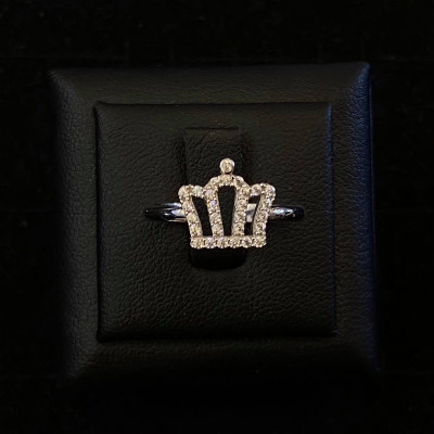 nhẫn vàng 18k vương miện đính đá
