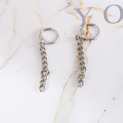 Bông tai nam thần unisex xích xỏ lỗ tròn hot hit