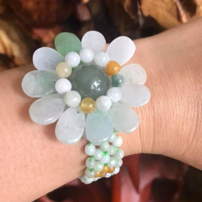 VÒNG LẮC TAY ĐÁ CẨM THẠCH TỰ NHIÊN MẶT BÔNG HOA TO 4CM ĐẸP MÀU TRẮNG XANH RẤT DUYÊN