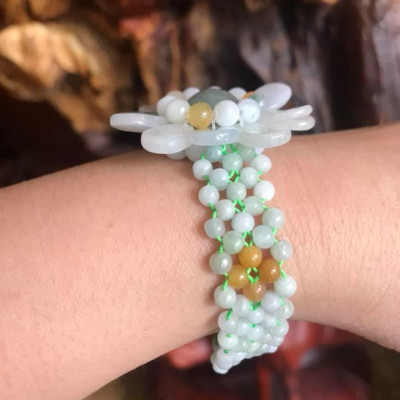 VÒNG LẮC TAY ĐÁ CẨM THẠCH TỰ NHIÊN MẶT BÔNG HOA TO 4CM ĐẸP MÀU TRẮNG XANH RẤT DUYÊN