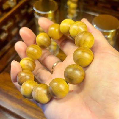 Vòng gỗ cao cấp Đàn Hương size 18y thơm từ gỗ - phong thuỷ may mắn vượng khí