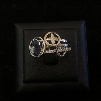 nhẫn vàng 18k nữ 3 mặt hoa