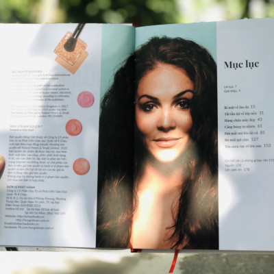 Sách - The makeup manual - Sách Trang điểm tự nhiên, Sách Make up, học cách trang điểm từ a-z - Á Châu Books
