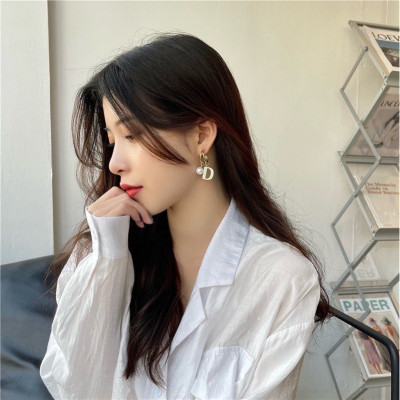 Khuyên tai chữ D thời trang Hàn Quốc cho nữ