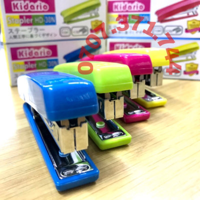 Bấm Kim Số 10 Kidario HD-30N (16 Tờ)-Giao Màu ngẫu Nhiên