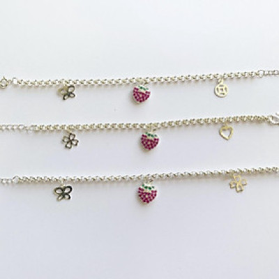 Lắc tay trẻ em dây mo treo 2 bi và kitty dâu tây đáng yêu Dế Bạc - LE4557