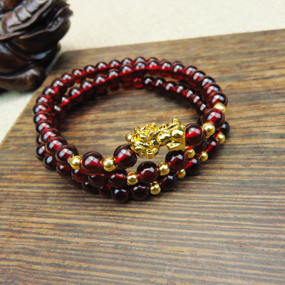 Combo Vòng đeo tay phong thủy đá Ngọc Hồng Lựu đính Tì Hưu Mạ Vàng 18k, kèm hộp đựng lót lụa.