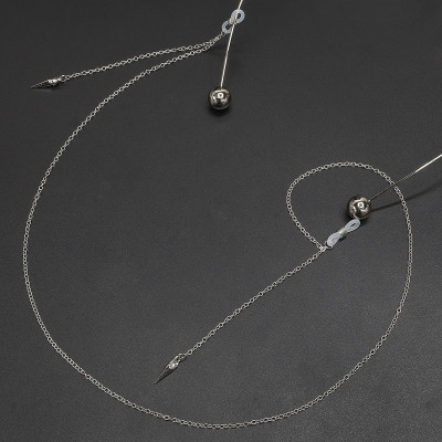 Dây xích đeo mắt kính thả tua rua đinh nhọn độc đáo