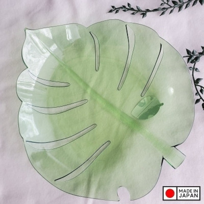 Đĩa nhựa pha lê hình chiếc lá Yamada Monstera - Hàng Nội Địa Nhật Bản