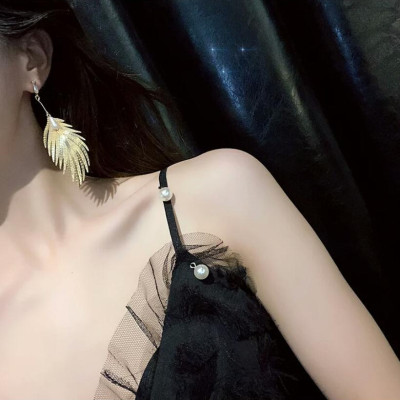 Bông tai nữ hình chiếc lá siêu dễ thương