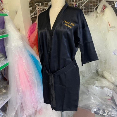 Áo lụa makeup có in tên tiệm