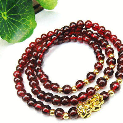 Combo Vòng đeo tay phong thủy đá Ngọc Hồng Lựu đính Tì Hưu Mạ Vàng 18k, kèm hộp đựng lót lụa.