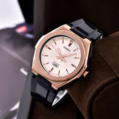 Đồng Hồ Nữ Dây Nhựa Casio Standard LWA-300HRG-5EVDF Chính Hãng - LWA-300HRG-5E Gờ Kim Loại