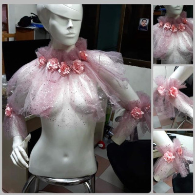 Voan cuốn chụp hình phụ kiện cưới Giang mẫu voan cuốn kèm voan tay mois