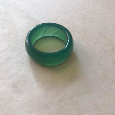 CHIẾC NHẪN SIZE 20M CAO 9MM3 DẦY 3MM6 NAM MỘC HỎA MÀU NHÂN XANH TƯƠI ĐẸP