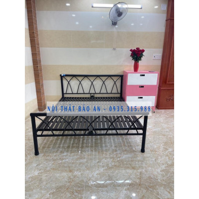 Giường sắt mỹ nghệ giá rẻ nhiều size từ 1m đến 1m8