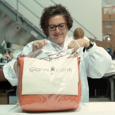 Ví nam cầm tay da bò cao cấp Gianni Conti Italy 582218BLA - Màu đen 