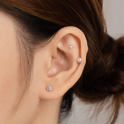 Bông tai Vàng 14KY đính đá CZ kiểu Bezel - MOON Jewelry