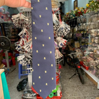 Mẫu Cavat nam trung niên hot nhất 2020 chất liệu ba lớp thêu hoa văn vàng tinh tế GiangPKC