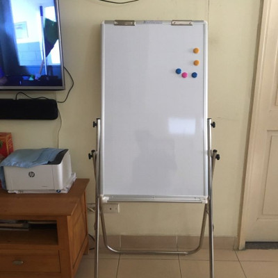 BẢNG FLIPCHART VIẾT BÚT LÔNG TỪ LAMINATE CHÂN INOX KT 60x100cm