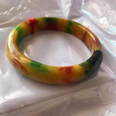 VÒNG TAY BẢN HẸ TỨ QUÝ IN54 TÔNG MÀU VÀNG ANH ĐỎ XANH ĐẸP  CHẤ LIỆU ĐÁ MÃ NÃO TỨ QUÝ  NỮ 51KG ĐẾN 62KG ĐEO Ạ