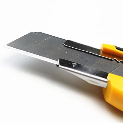 Dao Rọc Giấy Deli 2064