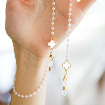 Dây chuyền cỏ 3 lá đeo kính đeo mặt nạ hạt cườm phong cách Âu Mỹ retro