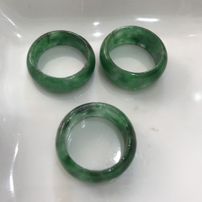 Nhẫn Nữ Đá Cẩm Thạch Xanh Đậm bóng đẹp Ni 18mm Cao 14mm Dầy 3mm ạ
