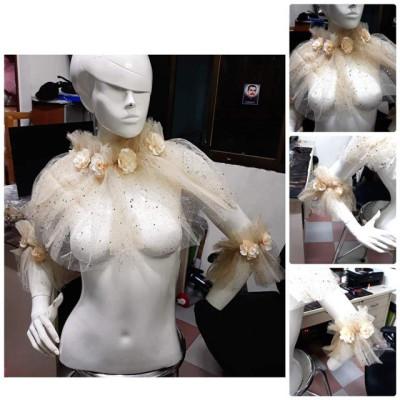 Voan cuốn chụp hình phụ kiện cưới Giang mẫu voan cuốn kèm voan tay mois