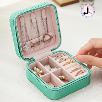 Hộp đựng trang sức bằng da PU 10x10cm sang trọng, lịch lãm, chống thấm nước, giúp bảo vệ trang sức - Henrysa