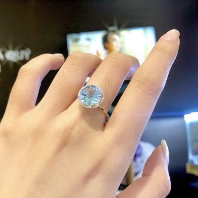 Nhẫn Vàng 14K Đính Topaz và 38 Viên Kim Cương Tấm